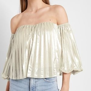 Nwt express metallic pleated off shoulder balloon top medium